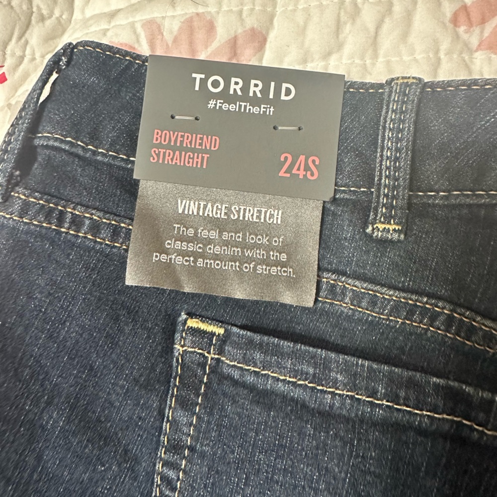 Torrid boyfriend straight jeans, size 24 short, never worn still has tags.